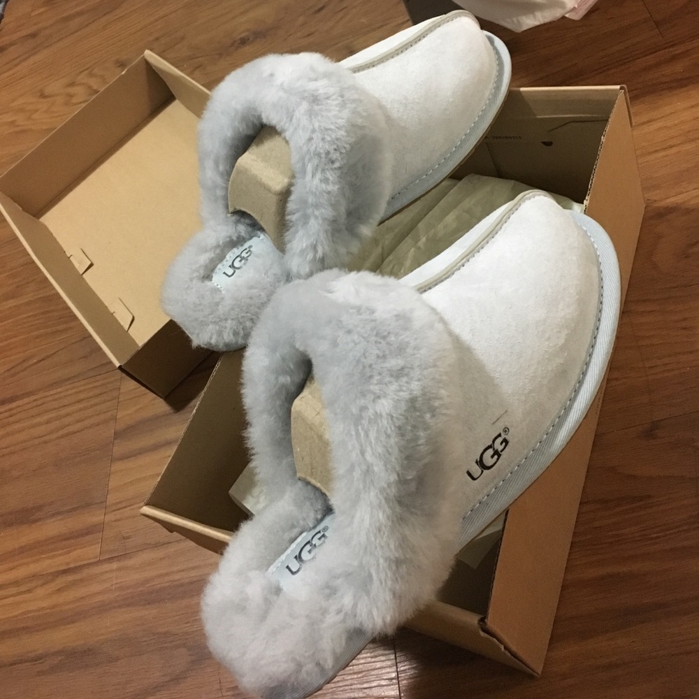 BRAND NEW UGG Scufette Slippers !!!